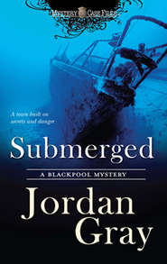 бесплатно читать книгу Submerged автора Jordan Gray